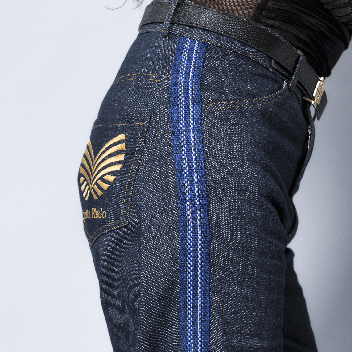 Le Jean Lyetta Phalo : élégance et authenticité – Image 2