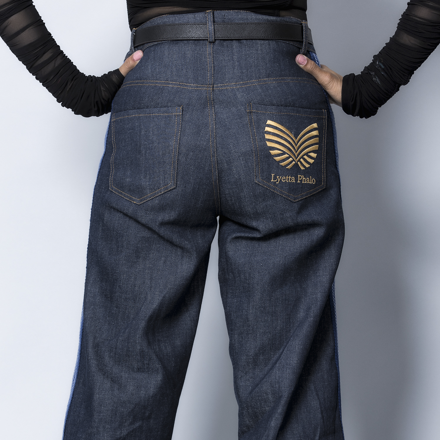 Le Jean Lyetta Phalo : élégance et authenticité – Image 4